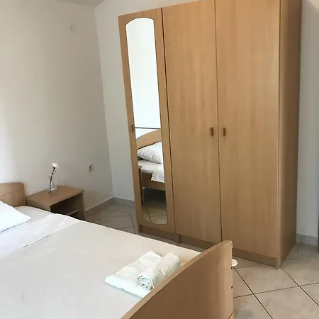 Apartment Legin Vir